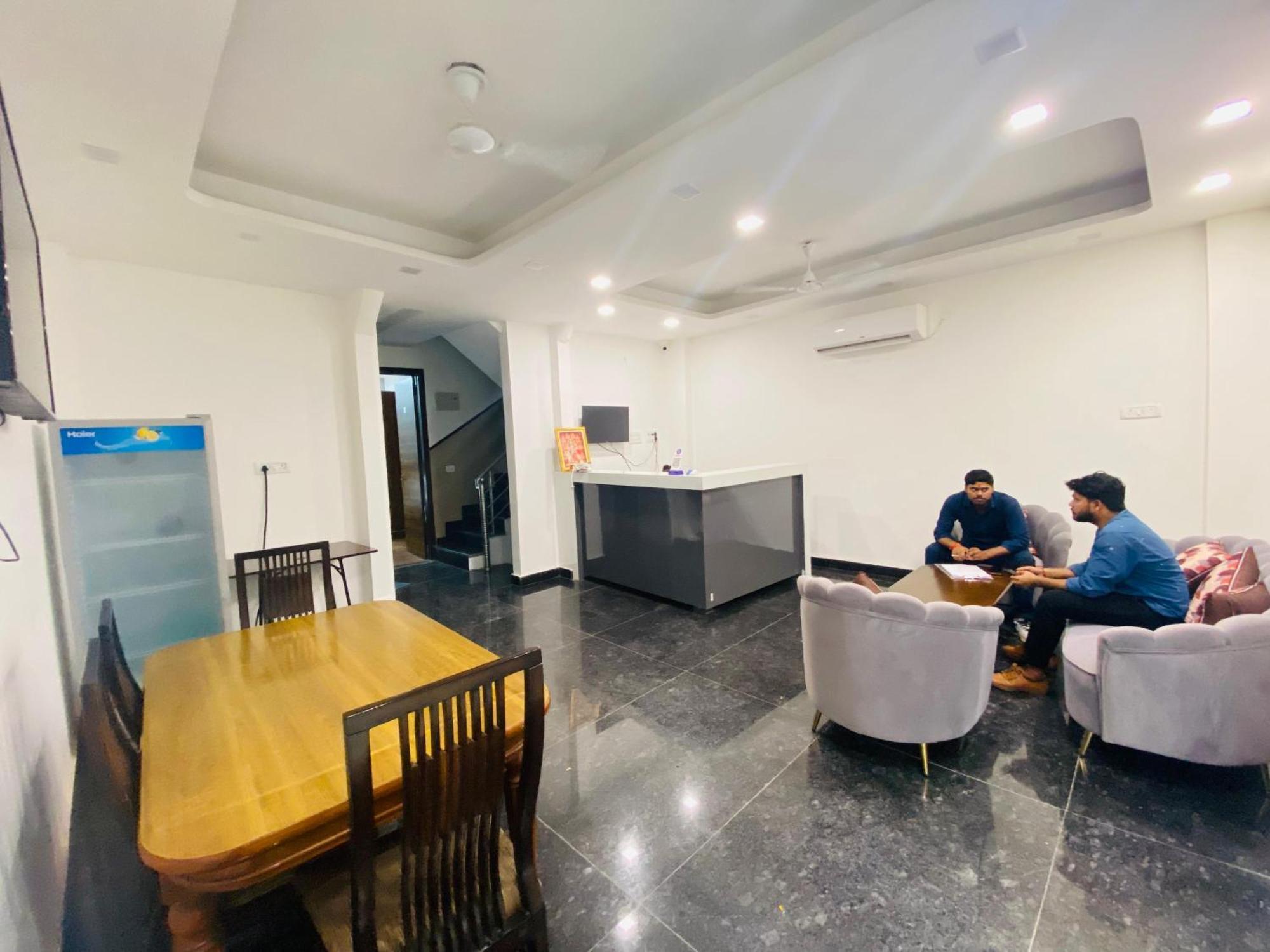 Surya International Bed & Breakfast New Delhi Exterior photo